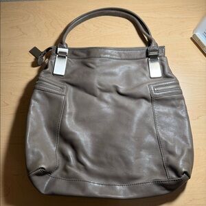 Banana Republic medium size leather shoulder bag